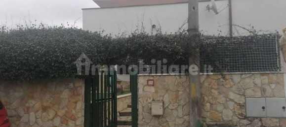 2 bedrooms Villa in Anzio, Italy No. 377286 3