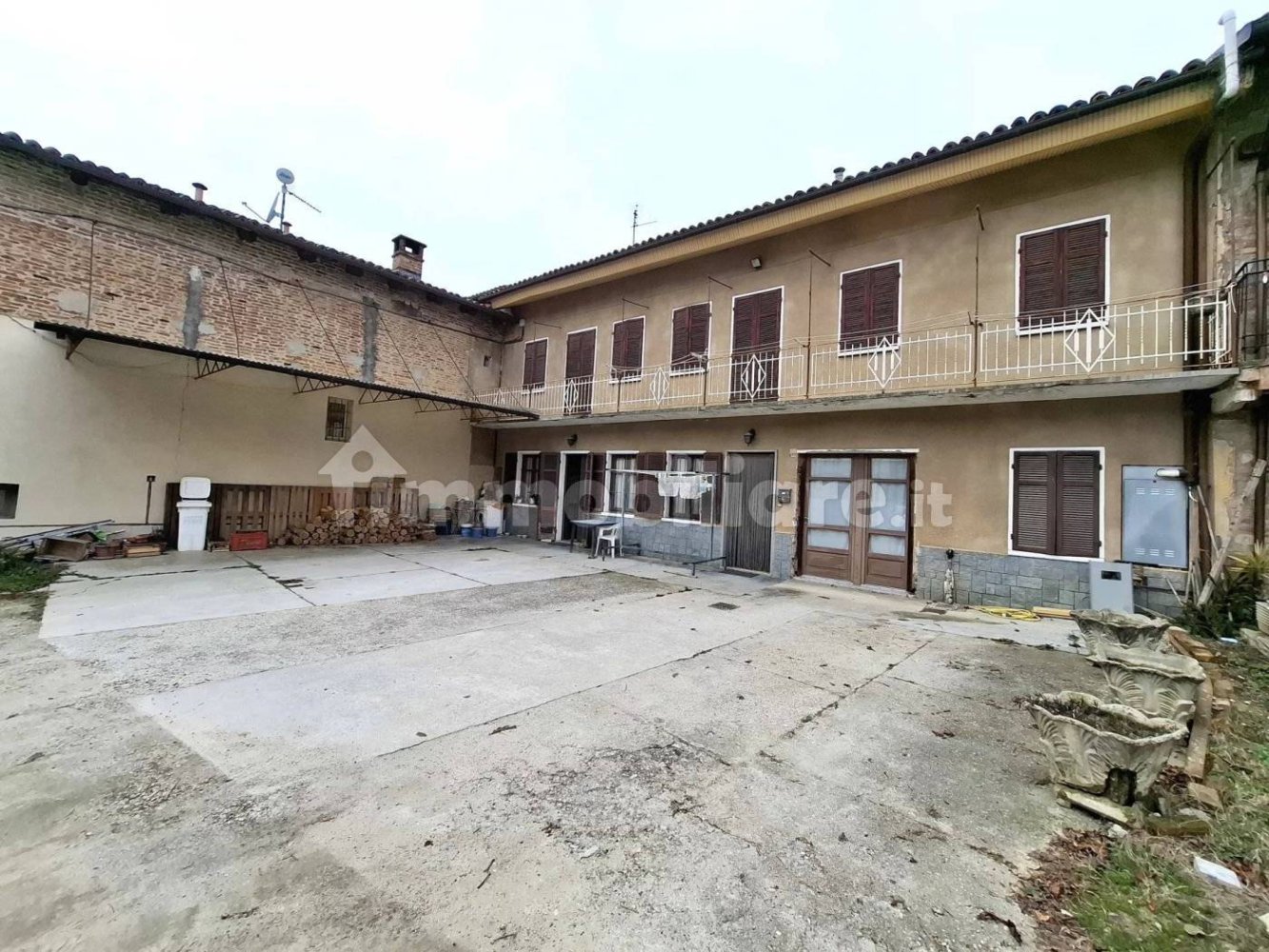 5 Schlafzimmer Haus in Castellinaldo d'Alba, Italy, Nr. 82249