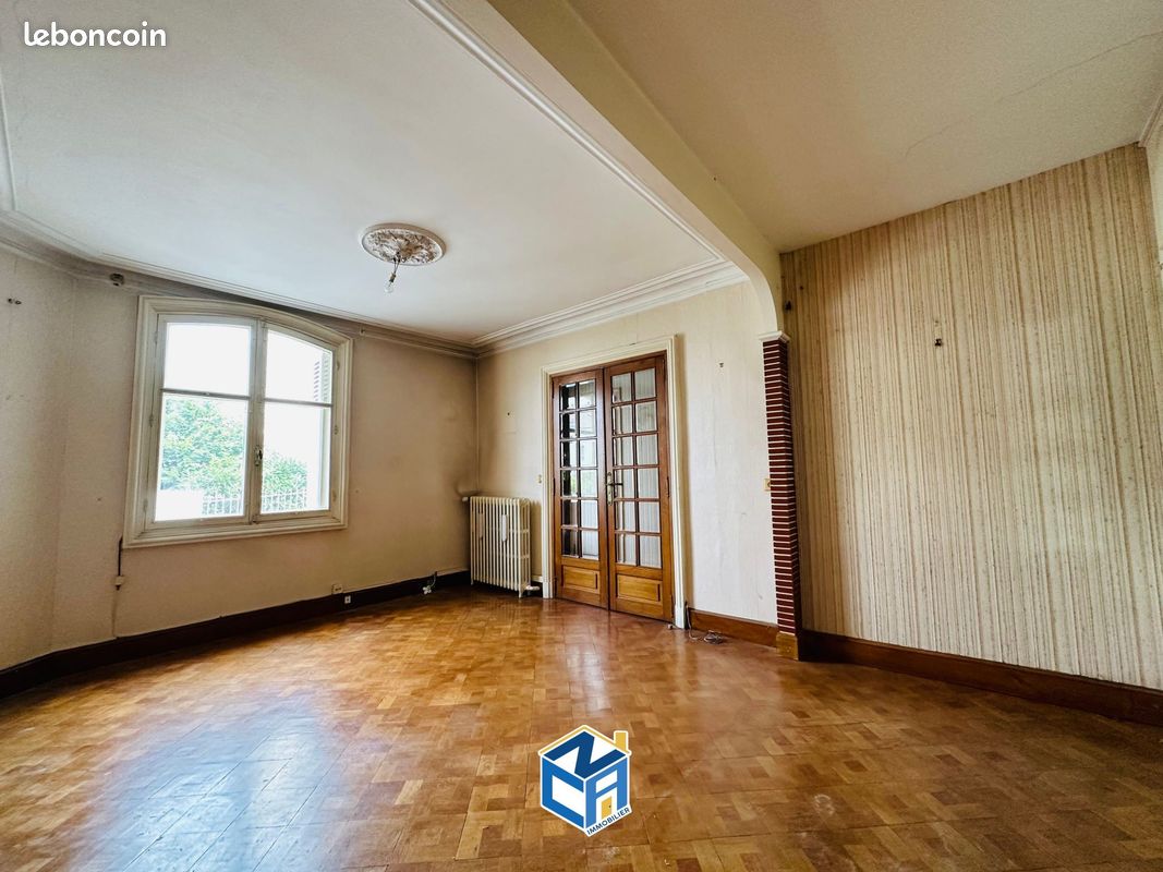 3 bedrooms House in Tours, France No. 89965