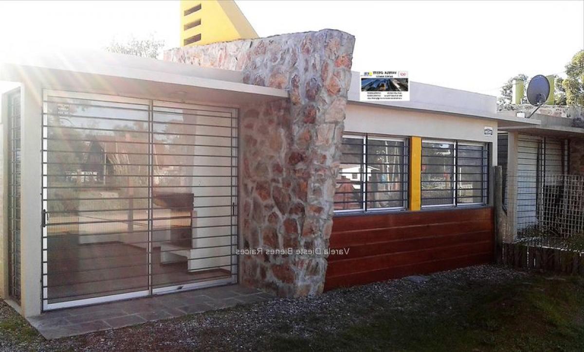 3 bedrooms House in Canelones, Uruguay No. 1130