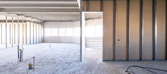 Коммерческая недвижимость 1210м² в Пафос, Кипр № 24510 11