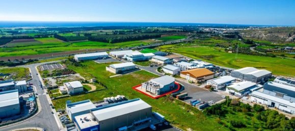 Коммерческая недвижимость 1210м² в Пафос, Кипр № 24510 12