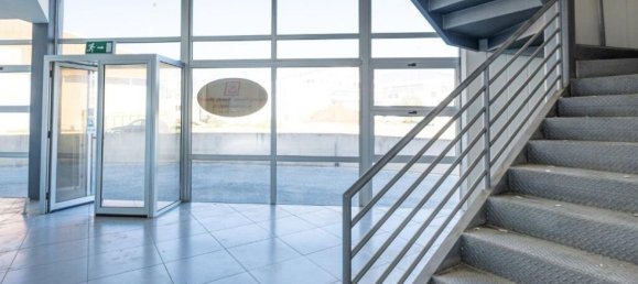 Коммерческая недвижимость 1210м² в Пафос, Кипр № 24510 2