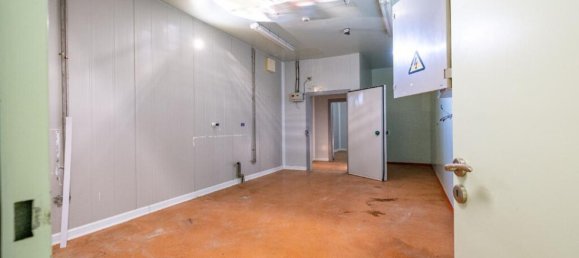 Коммерческая недвижимость 1210м² в Пафос, Кипр № 24510 5