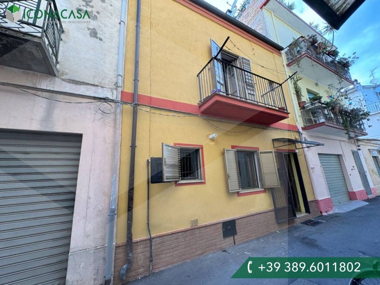 Casa de 2 habitaciónes en San Salvo, Italy No. 21446