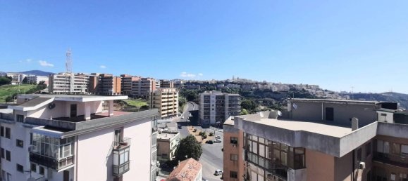 3 bedrooms Apartment in Catanzaro, Italy No. 278627 9