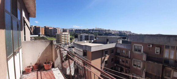 3 bedrooms Apartment in Catanzaro, Italy No. 278627 3