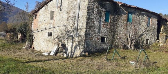 6 rooms House in Barga, Italy No. 159023 4