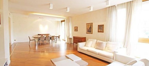 4 غرف نوم شقة في Bergamo, Italy رقم 374190 10