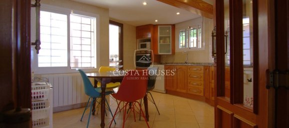 5 bedrooms Villa in Alicante, Spain No. 67180 18