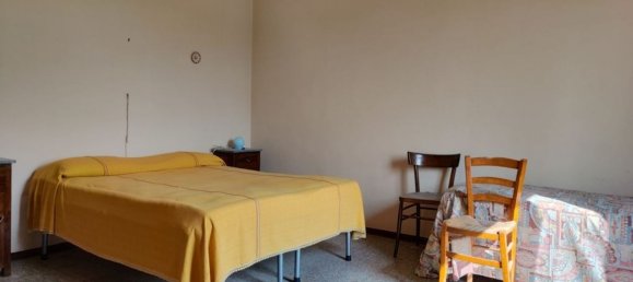 6 rooms Duplex in Montalcino, Italy No. 145605 2