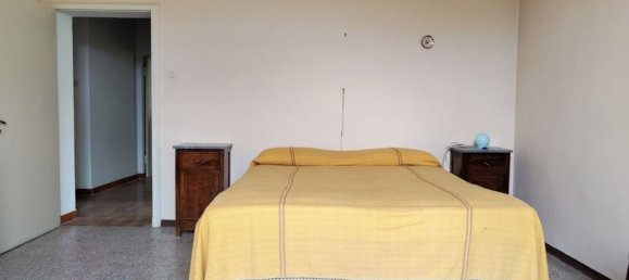 6 rooms Duplex in Montalcino, Italy No. 145605 28
