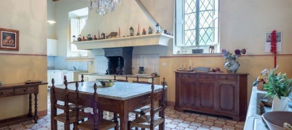 10 rooms Villa in Lucca, Italy No. 77609 4