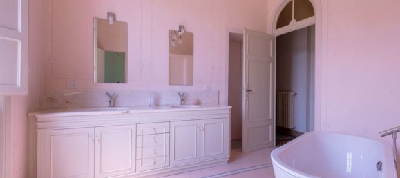 10 rooms Villa in Lucca, Italy No. 77609 27