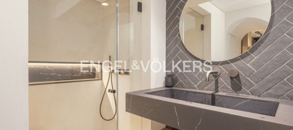 61m² Commercial property in Lisbon, Portugal No. 12898 15