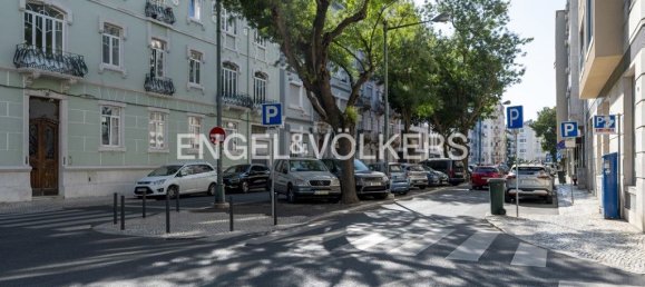 61m² Commercial property in Lisbon, Portugal No. 12898 22