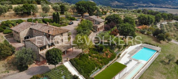 7 bedrooms House in Passignano sul Trasimeno, Italy No. 129943 2