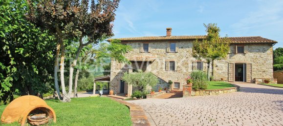 7 bedrooms House in Passignano sul Trasimeno, Italy No. 129943 3