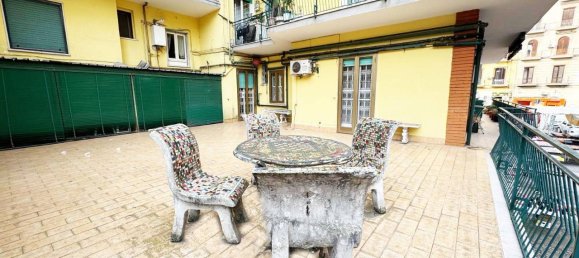 7-Zimmer Wohnung in Naples, Italy, Nr. 232658 3
