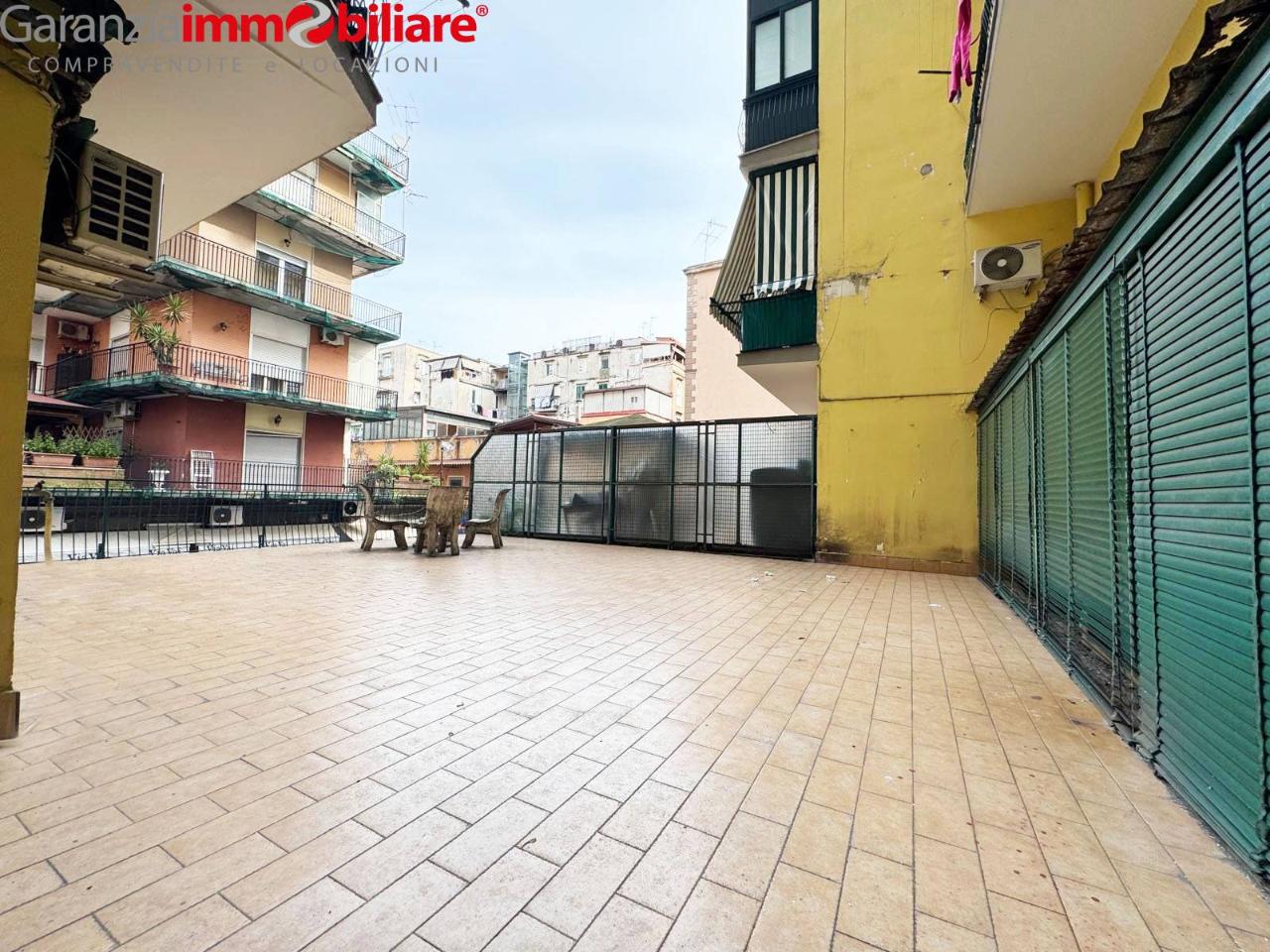 7-Zimmer Wohnung in Naples, Italy, Nr. 232658