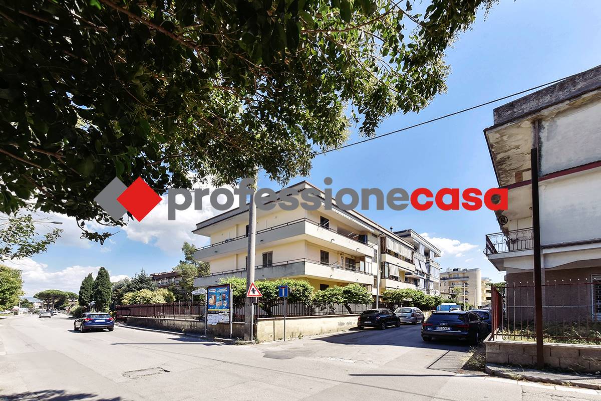 3 rooms Apartment in San Marco Evangelista, Italy No. 320370