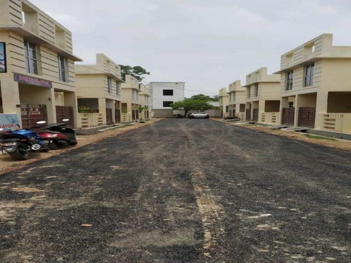 2 bedrooms House in Lucknow, India No. 15441