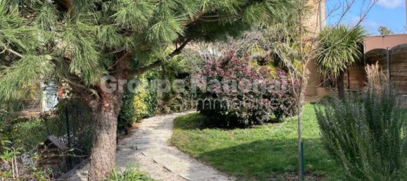 Villa de 3 dormitorios en Brindas, France No. 199946 2