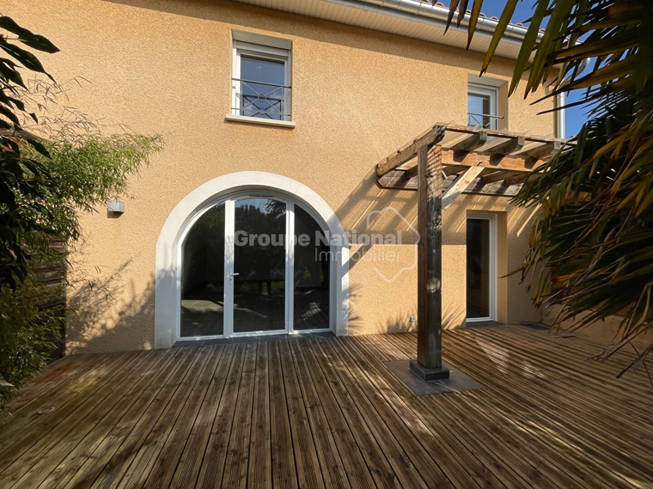 Villa de 3 dormitorios en Brindas, France No. 199946