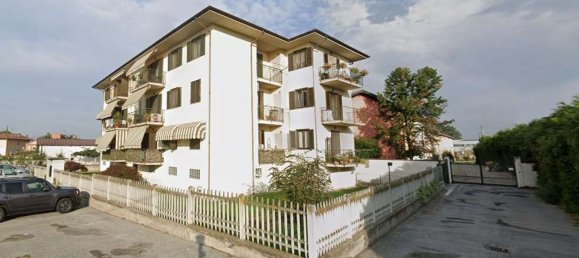 5 rooms Apartment in Cavallermaggiore, Italy No. 261102 10