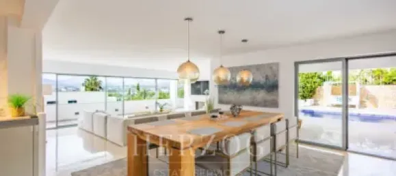 Villa de 5 dormitorios en Costa De La Calma, Spain No. 170055 3