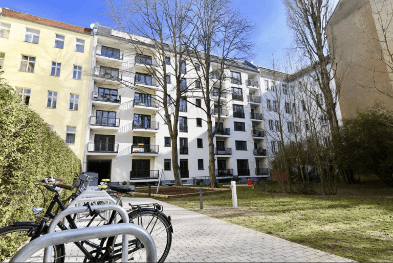 4 rooms Apartment in Moabit, Germany No. 16416