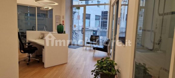 عقار تجاري في Varese, Italy 180متر مربع رقم 312357 2