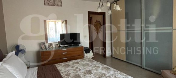 Квартира с 2 спальнями в Неаполь, Италия № 56707 4