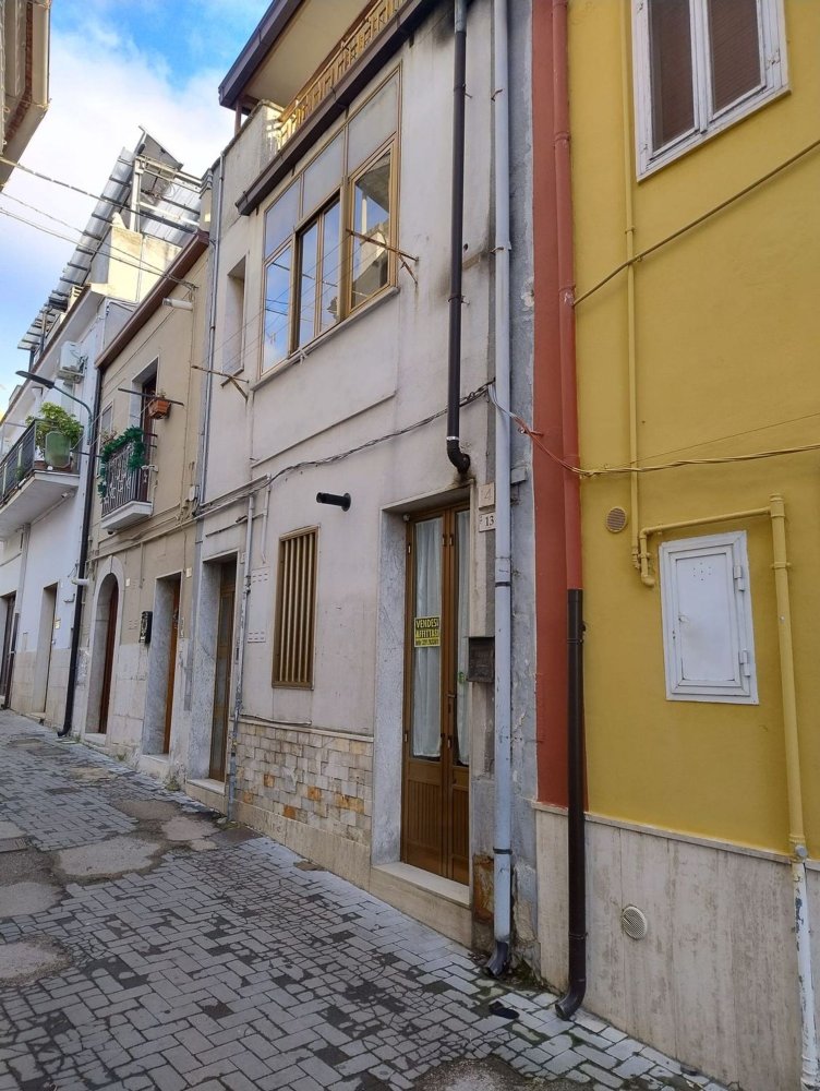 4 Schlafzimmer Haus in Palazzo San Gervasio, Italy, Nr. 319388