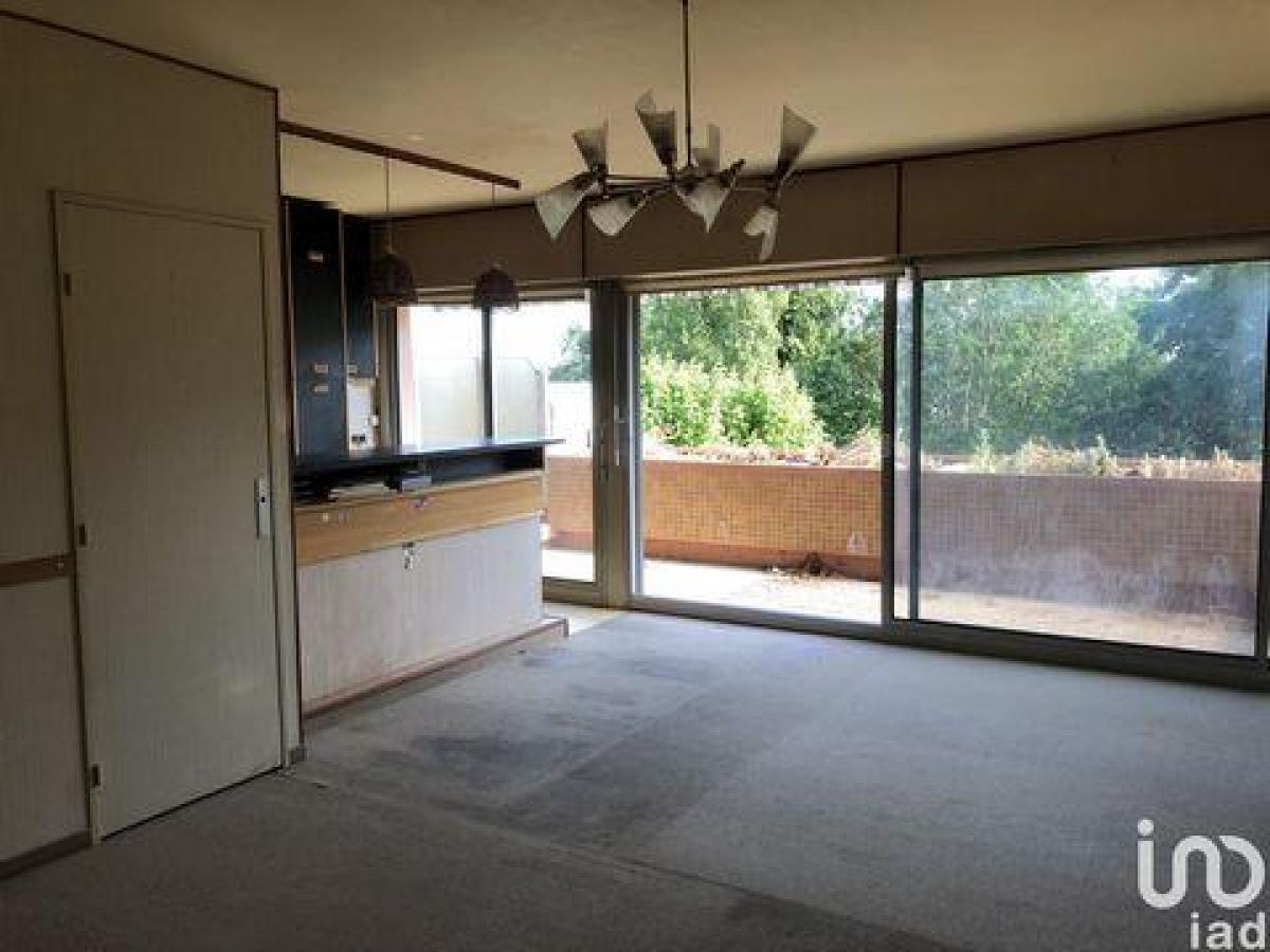 Studio in the Condo in Le Mans, France No. 35259