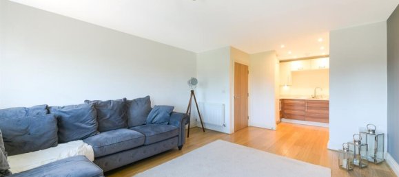 2 bedrooms Apartment in Banstead, United Kingdom No. 9737 9