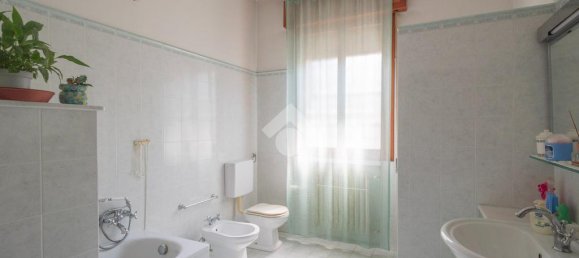 3 Schlafzimmer Haus in Carpi, Italy, Nr. 320821 8