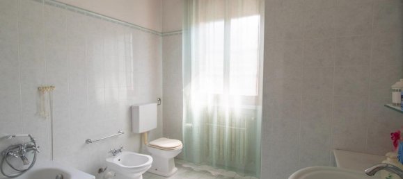 3 Schlafzimmer Haus in Carpi, Italy, Nr. 320821 9