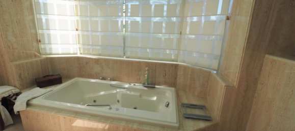 8 bedrooms Villa in Elche, Spain No. 2562 29