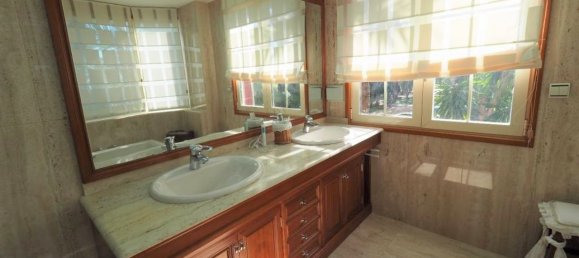 8 bedrooms Villa in Elche, Spain No. 2562 28