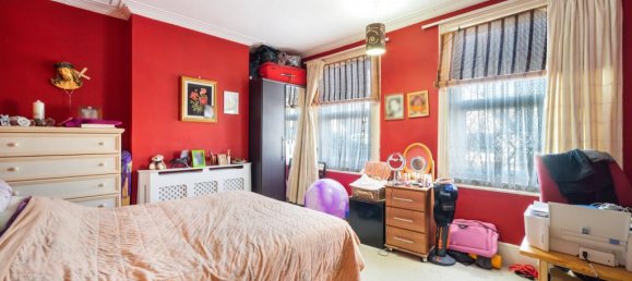 2 bedrooms House in Hayes, United Kingdom No. 9813 8