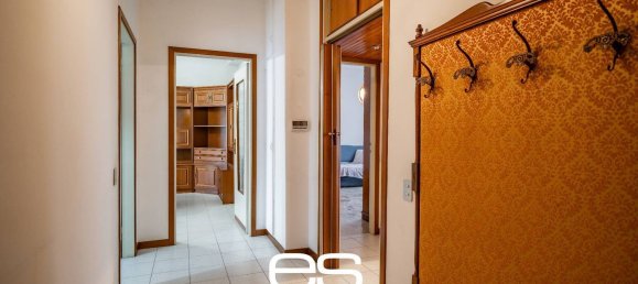 3 rooms Apartment in Besana in Brianza, Italy No. 225619 5