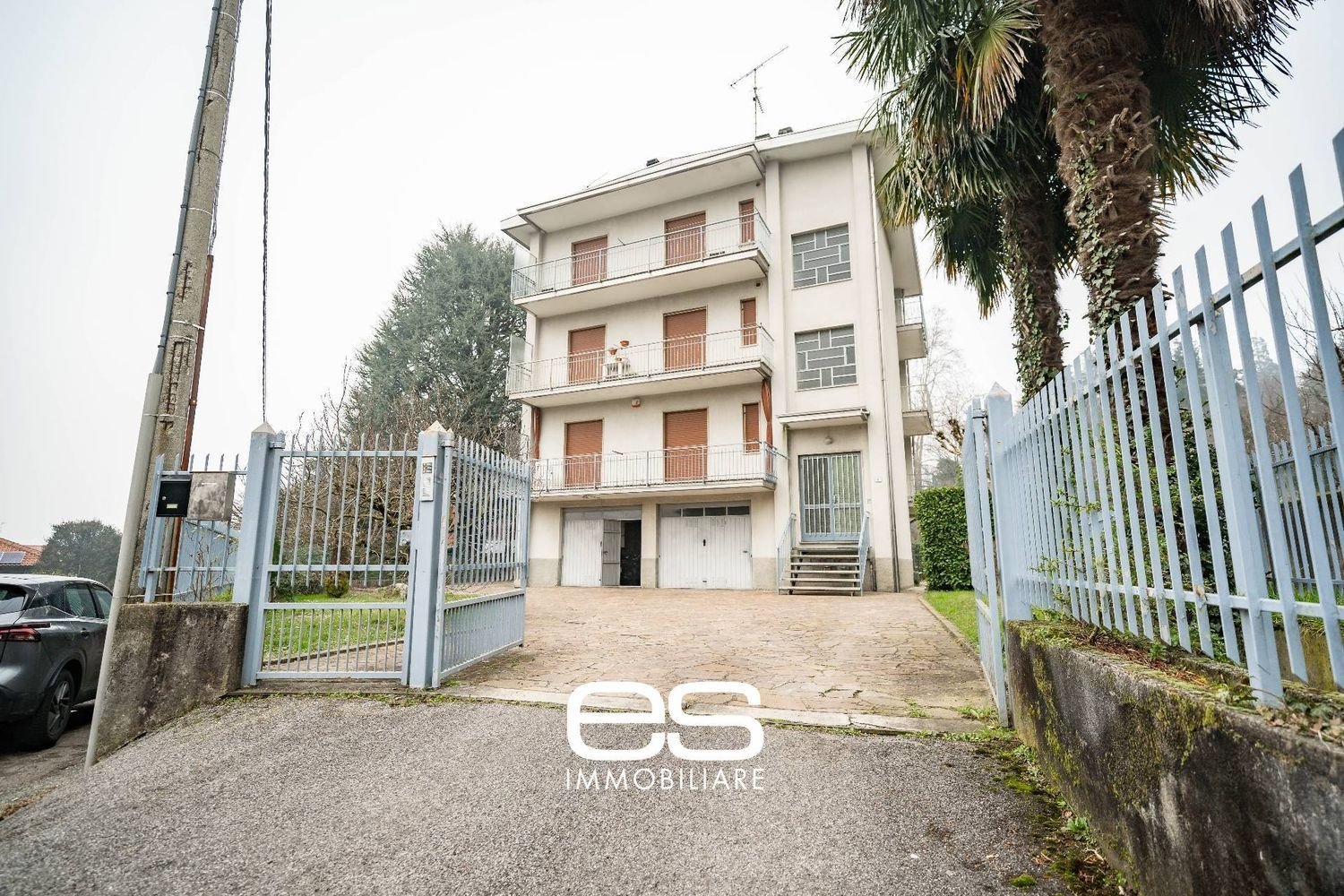 3 rooms Apartment in Besana in Brianza, Italy No. 225619