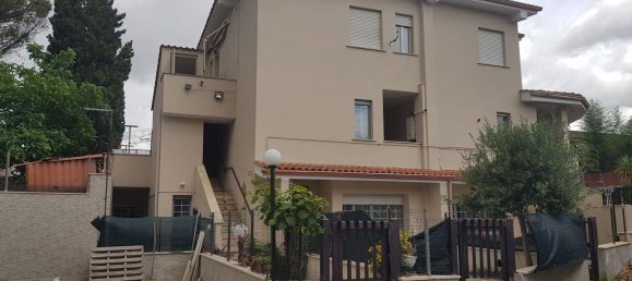 4 rooms Apartment in Aprilia, Italy No. 13586 4