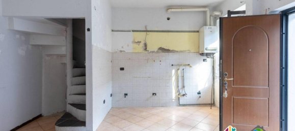 Apartamento de 2 divisões em Carate Brianza, Italy N.º 21015 10