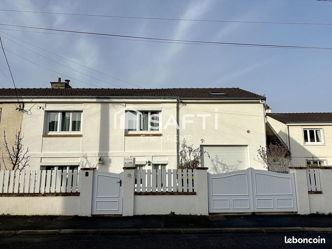 Casa de 4 dormitorios en Verneuil-en-Halatte, France No. 54002