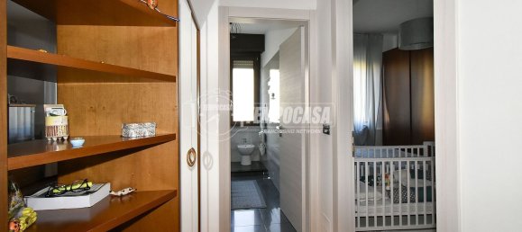 3 rooms Apartment in Rho, Italy No. 4970 6