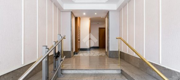 5 rooms Apartment in Rome, Italy No. 36328 2