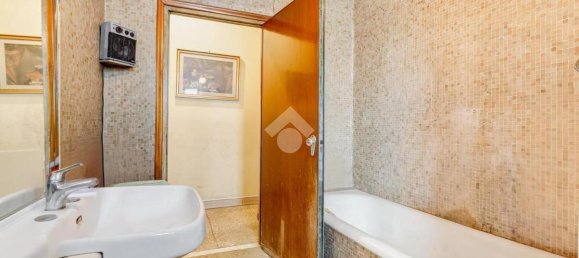 5 rooms Apartment in Rome, Italy No. 36328 20