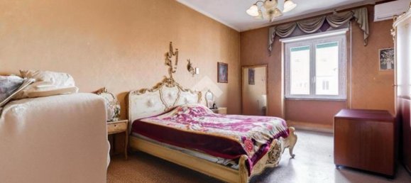 5 rooms Apartment in Rome, Italy No. 36328 9